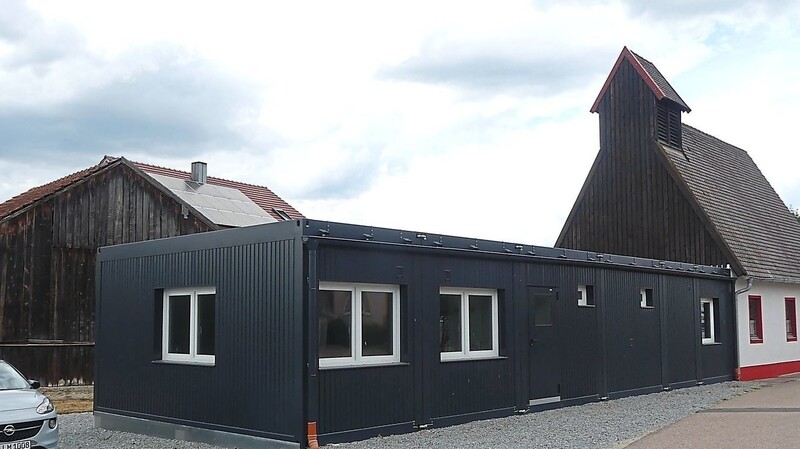 Wohl einzigartig im Landkreis ist der Container-Anbau an das Gerätehaus in Riekofen.