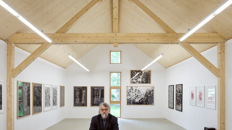 Sein puristisches Atelierhaus hat Raimund Reiter selbst entworfen und gebaut.  Fotos: Alexander Bernhard