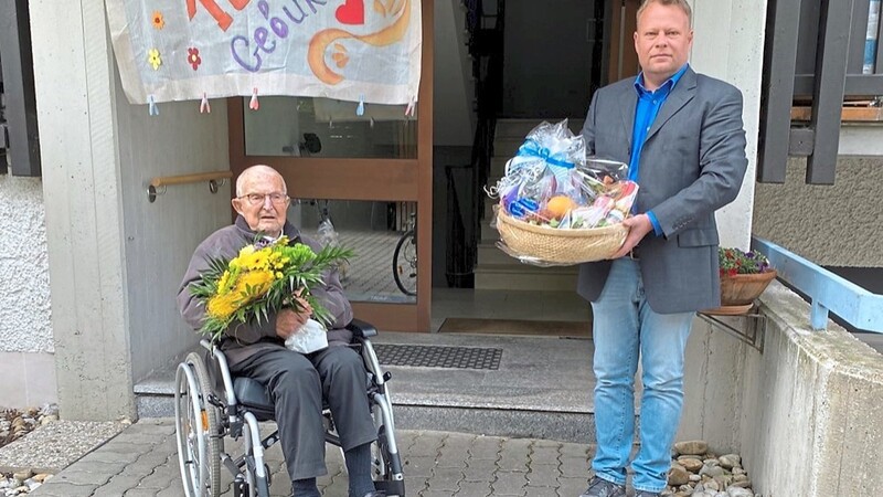 Geburtstagskind Adi Schüll und SKC-Vorsitzender Stefan Nebel.