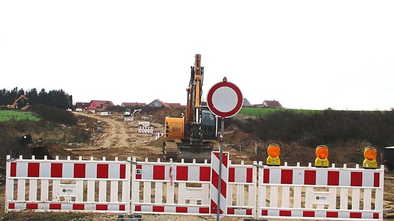 Die Erschließungsarbeiten im Baugebiet "Geiseck V Süd" laufen.