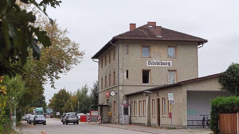 Vilsbiburg hat einen Bahnhof - und befindet sich damit laut Dr. Christoph Häusler in einer glücklichen Lage.
