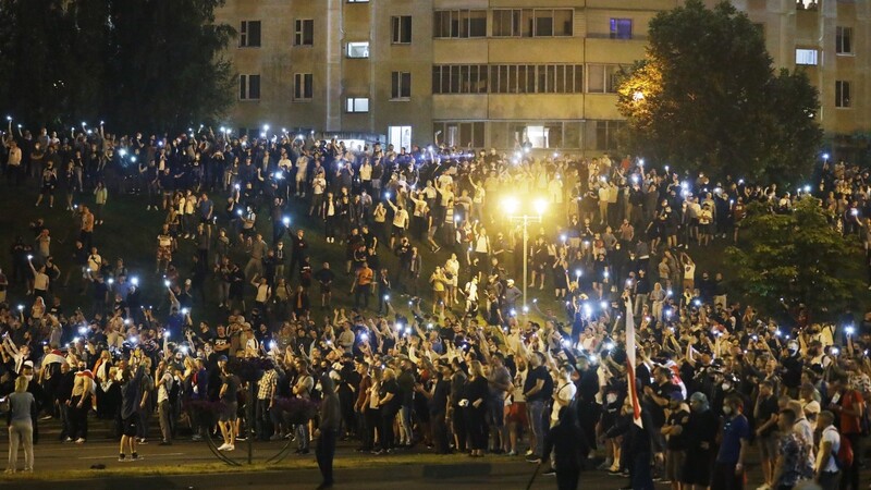 In Minsk versammeln sich Tausende Menschen, um gegen die Präsidentschaftswahlen zu demonstrieren.