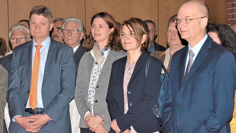Der neue Bürgermeister Harald Stadler (links) hat gleich neun Parteifreunde im Stadtrat.