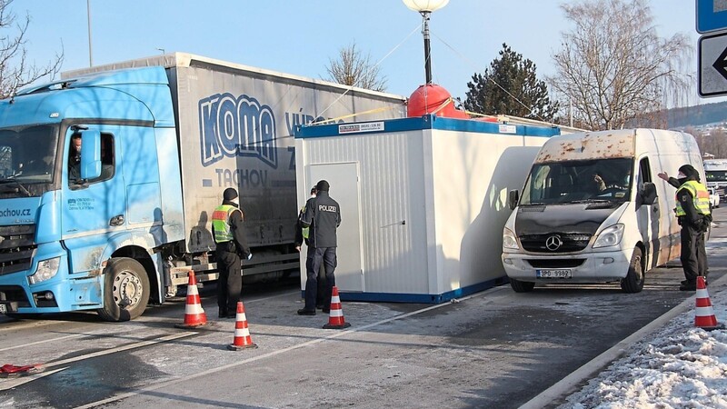 An der Grenze zu Tschechien gelten seit dem Wochenende strikte Einreiseregeln.