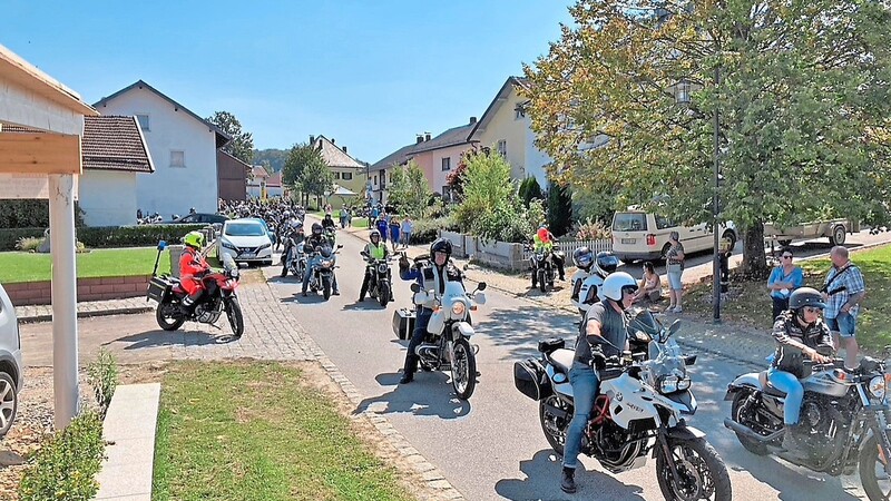 Der "Startschuss" für die wohltätige Motorradtour fällt am morgigen Sonntag in Grattersdorf.