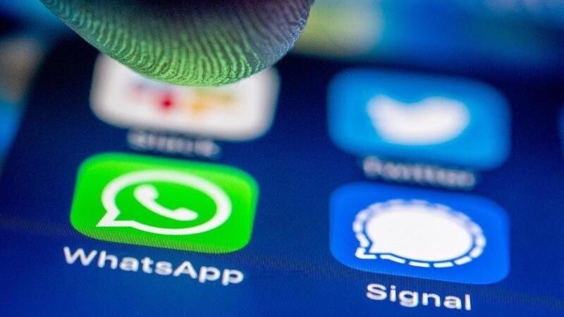Ein Unbekannter hat sich auf Whatsapp in einer Nachricht als Tochter einer Frau aus Abensberg ausgegeben und so Geld von der Frau ergaunert (Symbolbild).