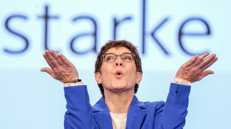 Ihre CDU will mit einer verbindlichen Frauenquote in den Wahlkampf: Bundesverteidigungsministerin Annegret Kramp-Karrenbauer.