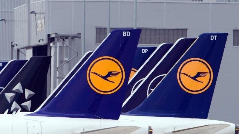 Neben den bereits angekündigten 22.000 Stellen stehen bei der Lufthansa weitere 3.000 Jobs zur Disposition.