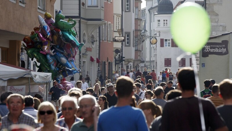 Beim Bürgerfest werden die Straßen und Gassen in der Altstadt und Stadtamhof wieder mit zahlreichen Besuchern gefüllt sein.