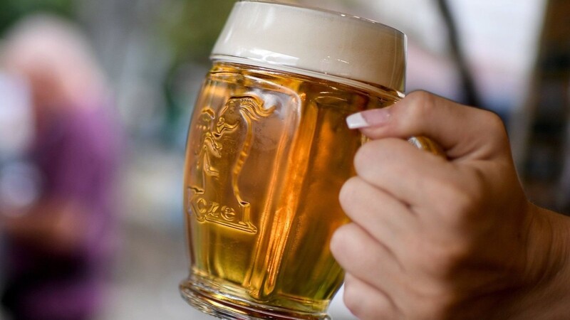 Bier ist deutsches Kulturgut. Wegen fehlender Kohlensäure könnte auch dies bald teurer werden.