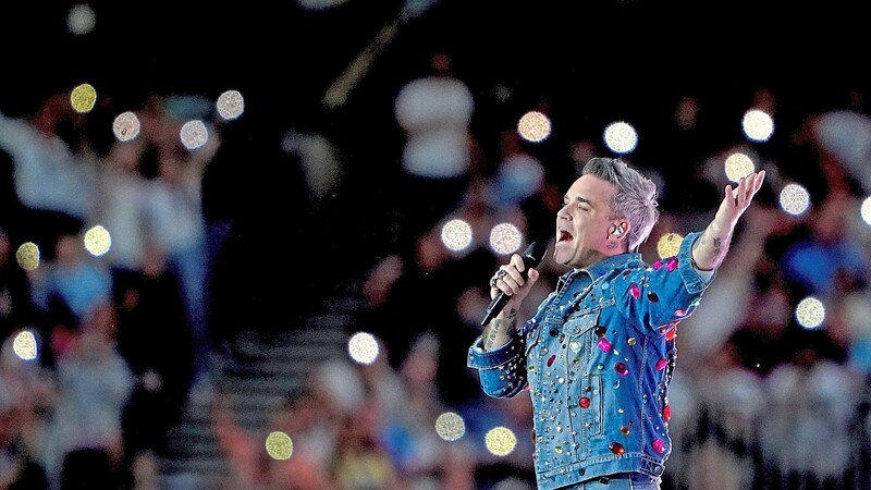 Der britische Popstar Robbie Williams feiert seine 25-jährige Solo-Karriere.