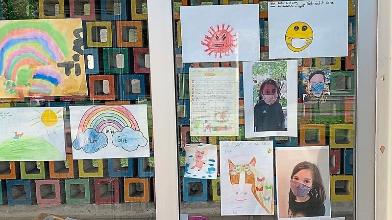 Alles wird gut: Viele Zeichnungen und Bilder haben die Grundschule Peter und Paul in den Homeschooling-Wochen erreicht .