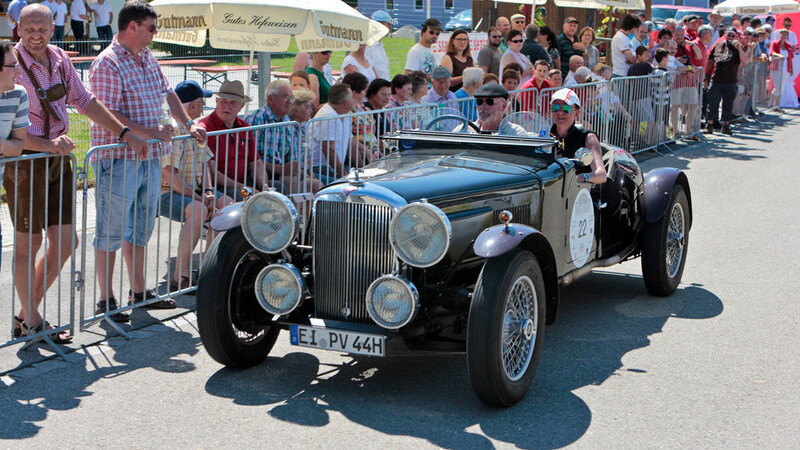 Automobilgeschichte zum Anfassen verspricht die Donau Classic, die am Freitag, 28. Juni, auch durch Mainburg führt.