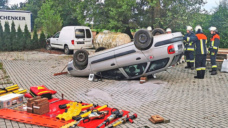 Bei der THL-Übung wurde ein Verkehrsunfall nachgestellt.