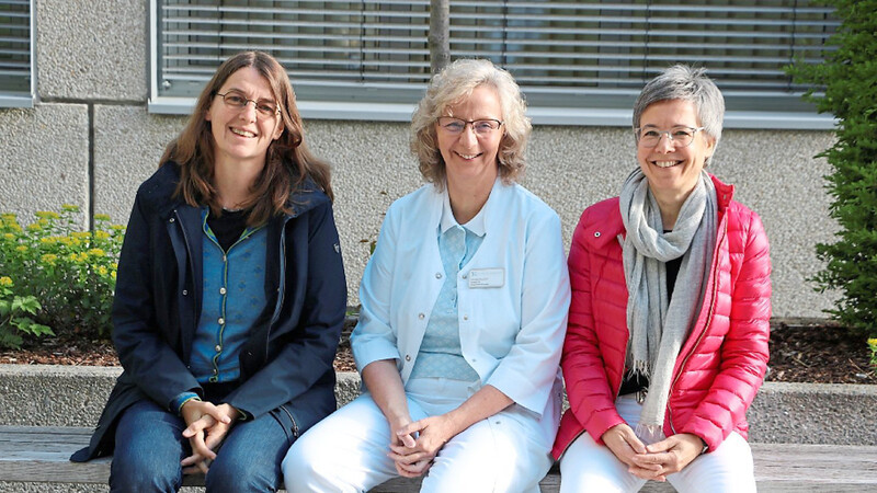 Betreuen die Patienten: Diplompsychologin Katrin Kaniß (links), Chefärztin Annette Buchert (Mitte) und Diätassistentin Elisabeth Mehler.