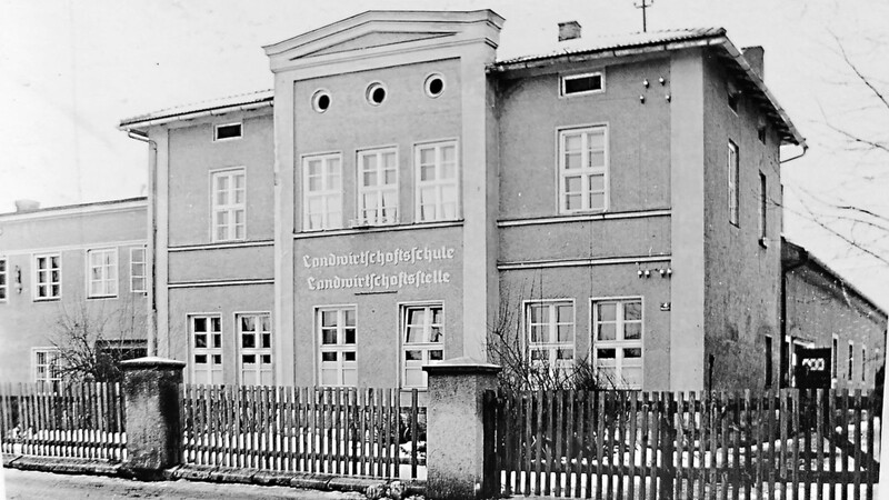 Der Neubau des Landwirtschaftsamtes von 1926 an der Münchener Straße 2 in Abensberg.