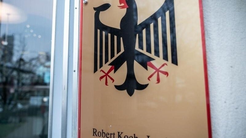 Der Eingang zum Robert Koch-Instituts (RKI).