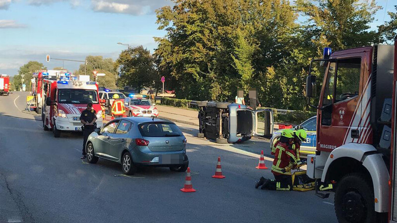 Die Feuerwehr musste am Donnerstag zu einem Unfall am Landshuter Bahnhof ausrücken.