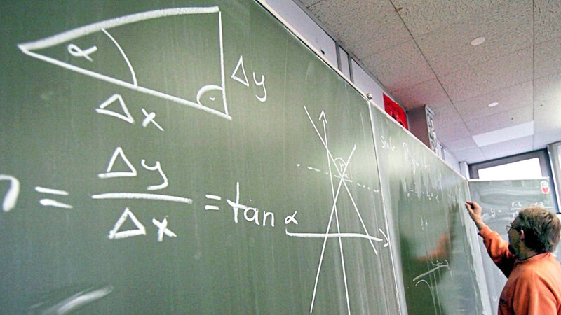 Mathe hat nicht gerade den Ruf, eines der beliebtesten Fächer zu sein. Viele Schüler in Bayern haben die Abiprüfungen in diesem Jahr zu schwer gefunden.