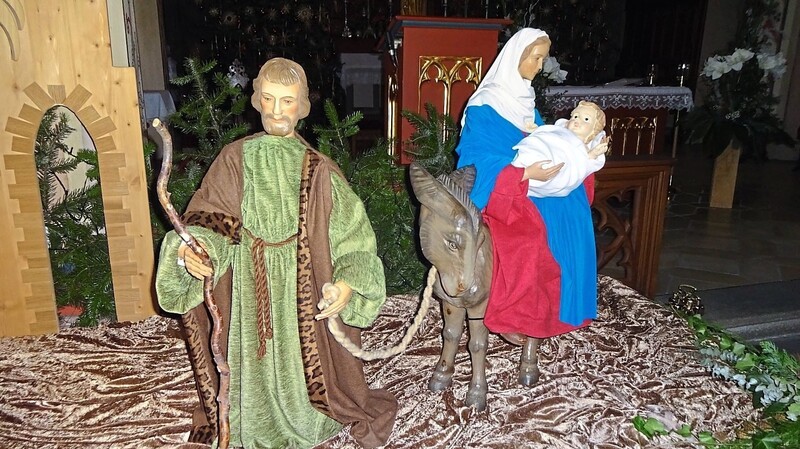 Weihnachten ist zwar schon vorbei, aber in der Krippe ist immer noch was los: Josef flüchtet mit Maria und dem Kind nach Ägypten.