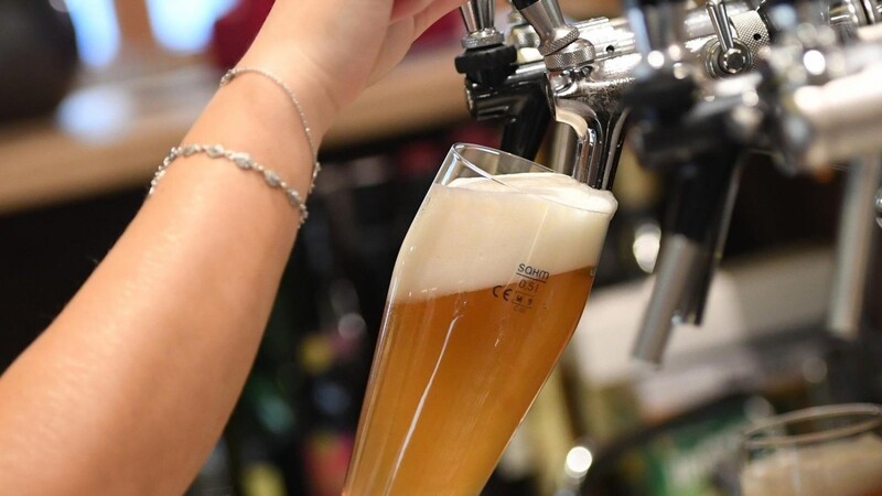 Deutschlandweit ging der Bierabsatz zwar zurück - nicht so im Landkreis Landshut. Es wurde mehr Bier in den eigenen vier Wänden getrunken.