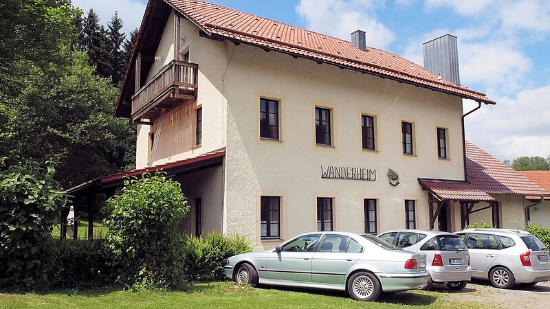 Neben der Neuwahl des Vorstands ein wichtiger Punkt der Jahresversammlung des Bayerwaldvereins: der Verkauf des Wanderheims Gneißen.