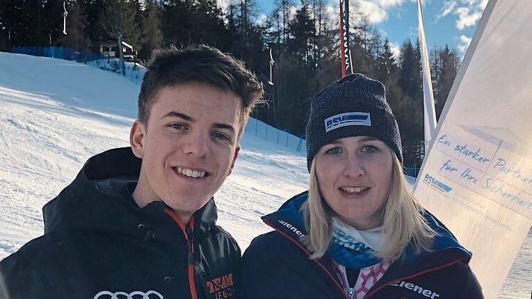 Moritz Waibel und Franziska Leyrer vom SC Haarbach bei einem Rennen der Skiliga Bayern einen starken Eindruck hinterlassen.