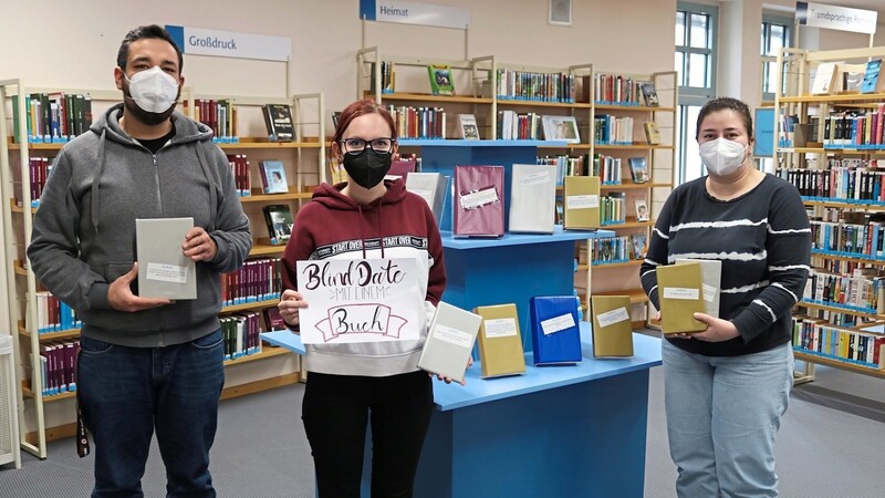 Die Organisatoren hoffen, dass die Aktion "Blind Date mit einem Buch" gut angenommen wird.