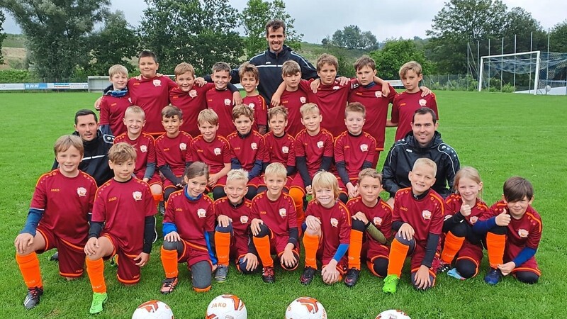 Mit Begeisterung bei der Sache waren die Jung-Kicker des TSV Sandelzhausen, der schon zum dritten Mal ein Fußball-Camp - diesmal mit der Hans-Dorfner-Fußballschule - veranstaltete.