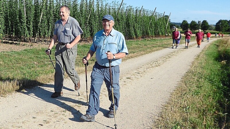 Die Wanderer, die an der Benefizveranstaltung teilnehmen, können entscheiden, ob sie sechs oder elf Kilometer gehen wollen.