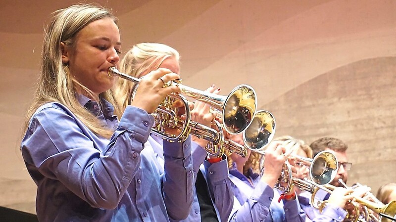 Die Trompeter der Brass Band Willebroek beim Galakonzert im Audimax der Universität Regensburg.