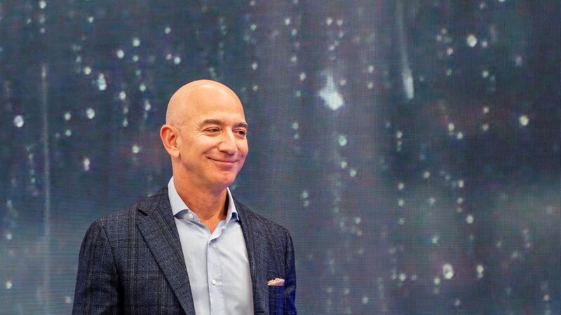 Amazon-Chef Jeff Bezos spricht sich für höhere Unternehmenssteuern aus.