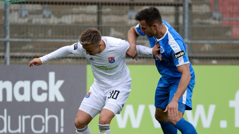 Luca Marseiler (li.) erzielte das 1:0 für die SpVgg Unterhaching gegen die Sportfreunde Lotte.