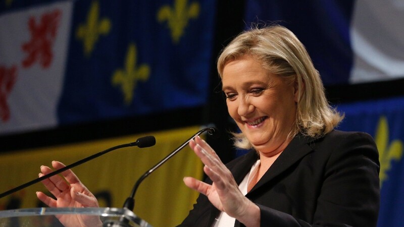 Marine Le Pen jubelt: Ihre Partei ist der klare Sieger im ersten Durchgang der Regionalwahlen in Frankreich.