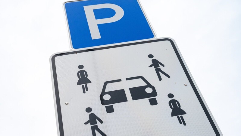 Zu wenig Stellplätze im öffentlichen Raum für Carsharing-Angebote beklagt die Branche.