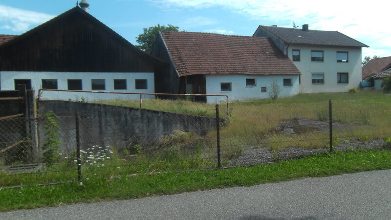 Das von der Gemeinde Kirchroth erworbene Anwesen in Kirchroth, in das demnächst ukrainische Flüchtlinge, die derzeit noch privat untergebracht sind, einziehen.