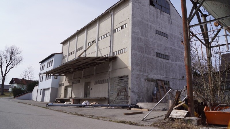 Das ehemalige Raiffeisen-Lagerhaus soll eine großzügig verglaste Südfassade bekommen.