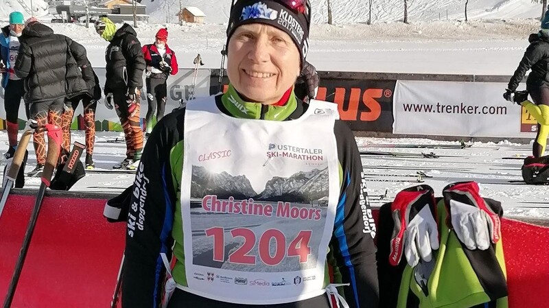 Christine Moors gewann mit 41 Minuten Vorsprung den Pustertaler Skimarathon über 62 Kilometer.