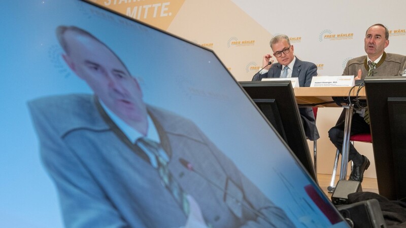 FW-Fraktionschef Florian Streibl und Wirtschaftsminister Hubert Aiwanger (r.) sehen in der Bundesregierung ihren Hauptgegner.
