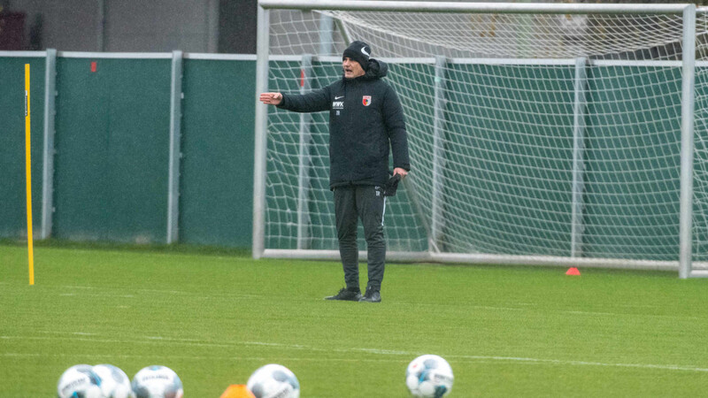 Augsburg-Trainer Heiko Herrlich: Er und sein Team werden unter Ausschluss der Öffentlichkeit trainieren.
