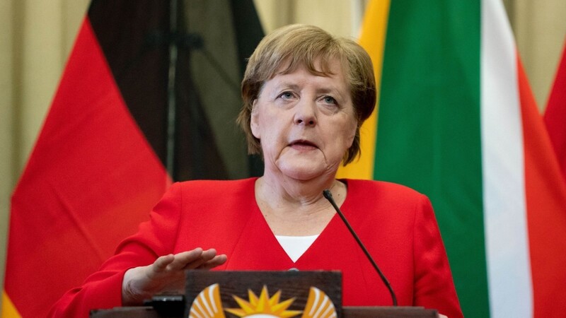 Angela Merkel äußert sich am Rande ihres Besuchs in Südafrika zur Ministerpräsidentenwahl in Thüringen.