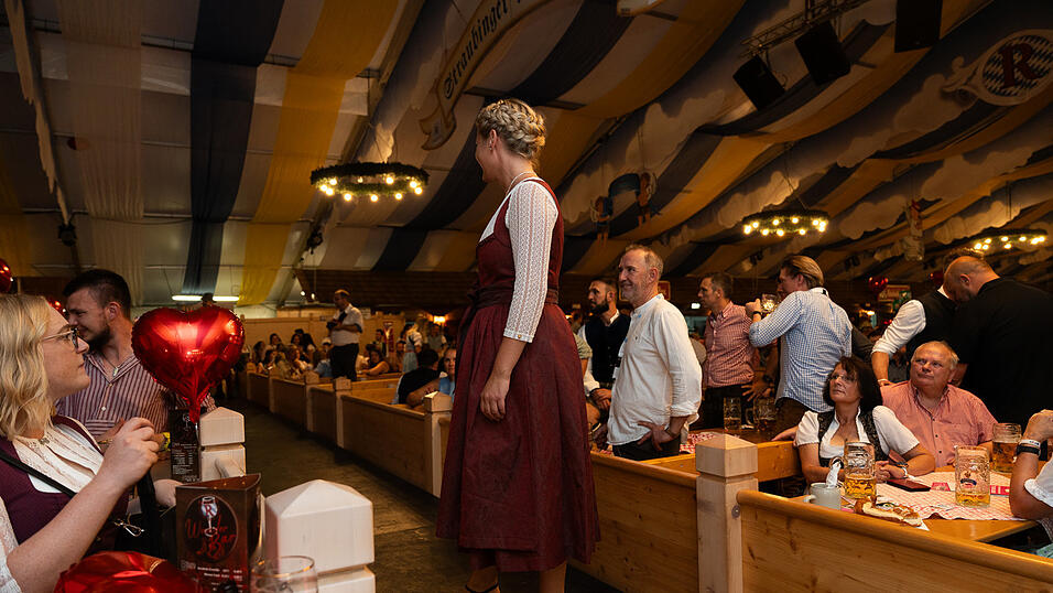 Die Partybilder vom Donnerstag, 17. August 2023, aus dem Festzelt Reisinger. Die Partybilder vom Donnerstag, 17. August 2023, aus dem Festzelt Reisinger.