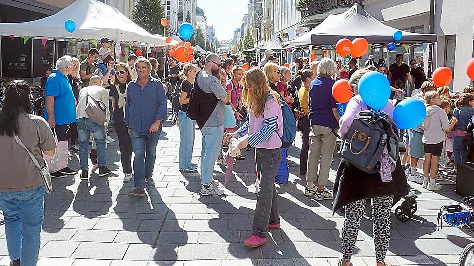 Großer Andrang in der Spielstraße. Großer Andrang in der Spielstraße.
