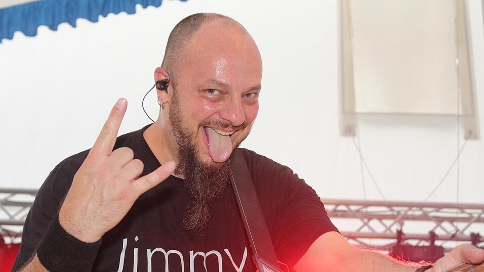 Zur Musik von Headless wurde ausgelassen gefeiert.