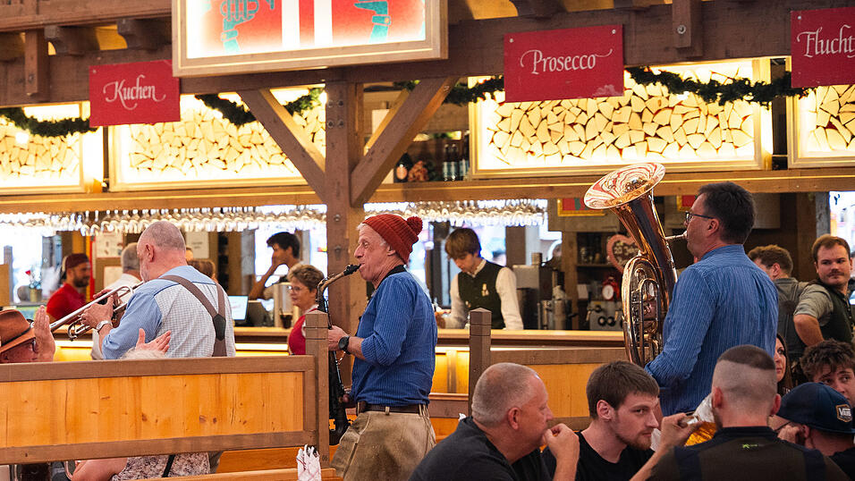 Die Partybilder vom Montag, 17. August, aus dem Festzelt Krönner. Die Partybilder vom Montag, 17. August, aus dem Festzelt Krönner.