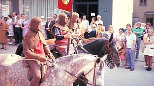Hoch zu Ross beim Umzug anl&auml;sslich 1.200 Jahre Velden.