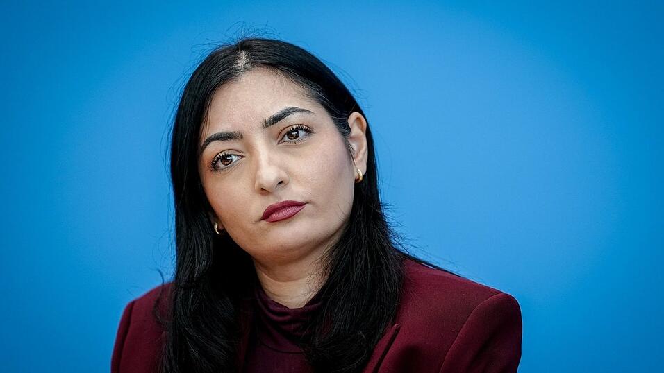 Pawliks Amtsvorgängerin und Parteikollegin, Reem Alabali Radovan (SPD) hatte eine Arbeitsdefinition von Rassismus vorgelegt. (Archivfoto) Pawliks Amtsvorgängerin und Parteikollegin, Reem Alabali Radovan (SPD) hatte eine Arbeitsdefinition von Rassismus vorgelegt. (Archivfoto)