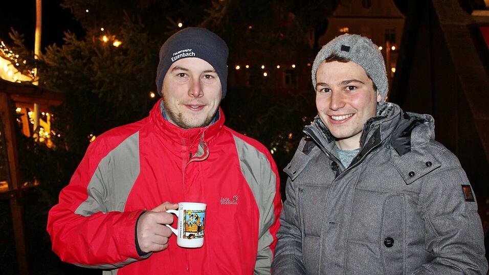 Der Christkindlmarkt und die Weihnachtspyramide geh&ouml;ren in der Adventszeit zu den beliebtesten Treffpunkten in Landshut.