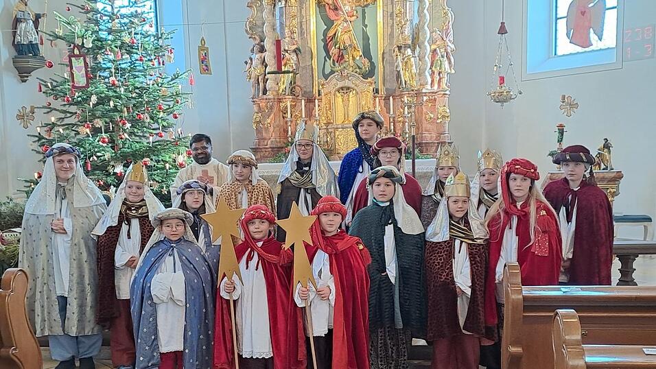 In Prackenbach waren insgesamt 19 Sternsinger unterwegs und sammelten f&uuml;r Notleidende.