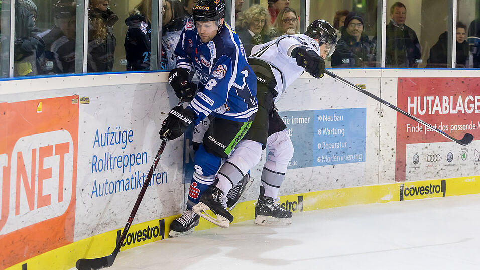 Die Straubing Tigers hatten die Thomas Sabo Ice Tigers N&uuml;rnberg zu Gast.